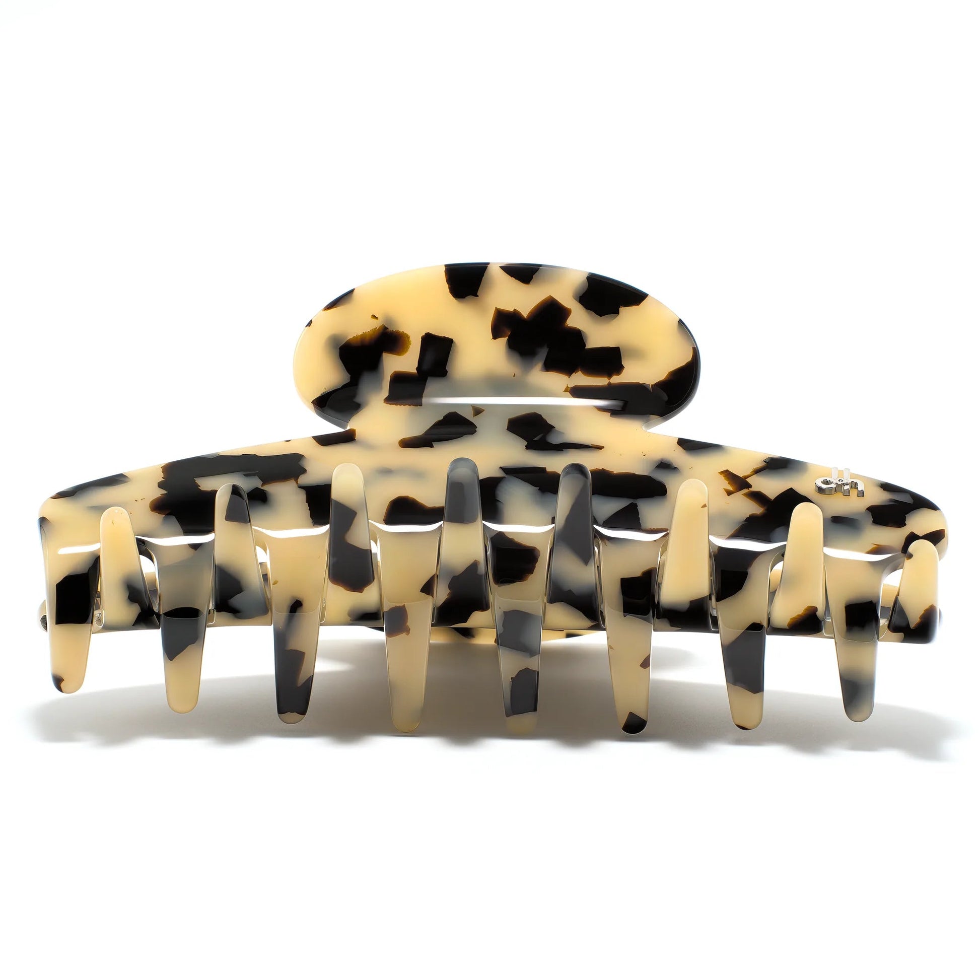 Darcy 12 Appaloosa claw clip alternate angle — premium Italian Mazzucchelli acetate XL clip for thick, long hair