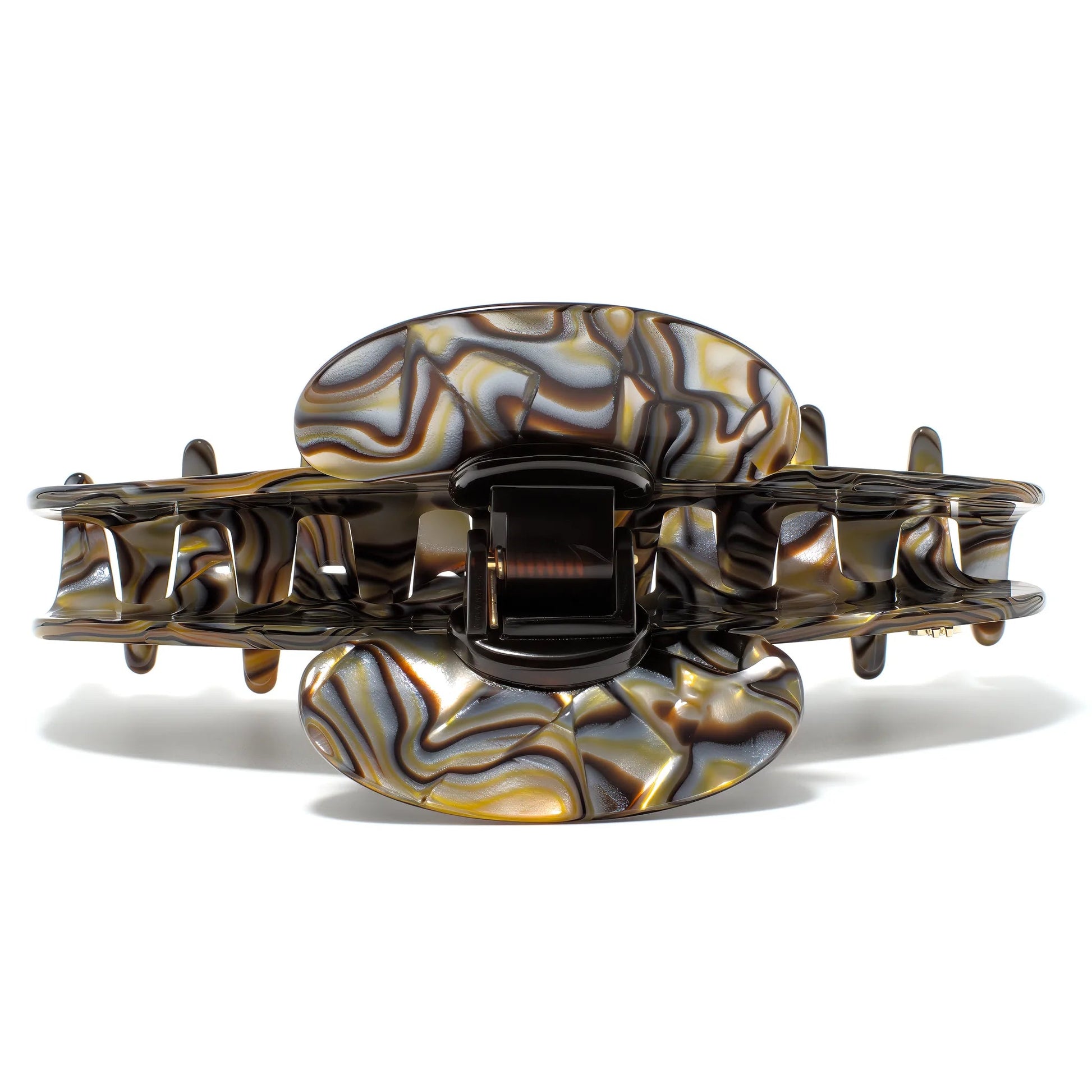 Darcy 12 Oyster claw clip detail — Meera Atelier Line, soft neutral pearl finish