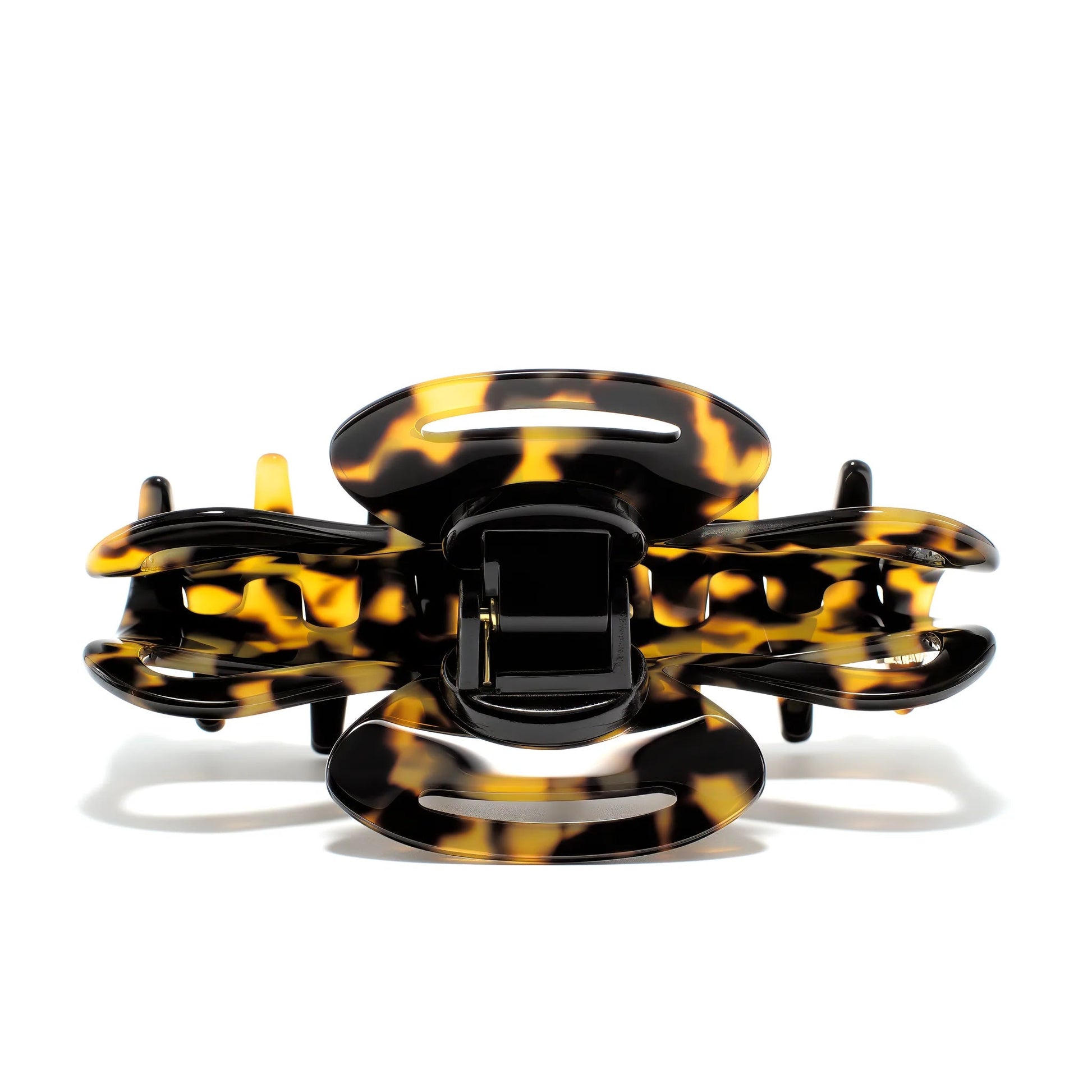 Juliet 10 Tortoise claw clip detail — Meera Atelier Line, classic tortoiseshell pattern
