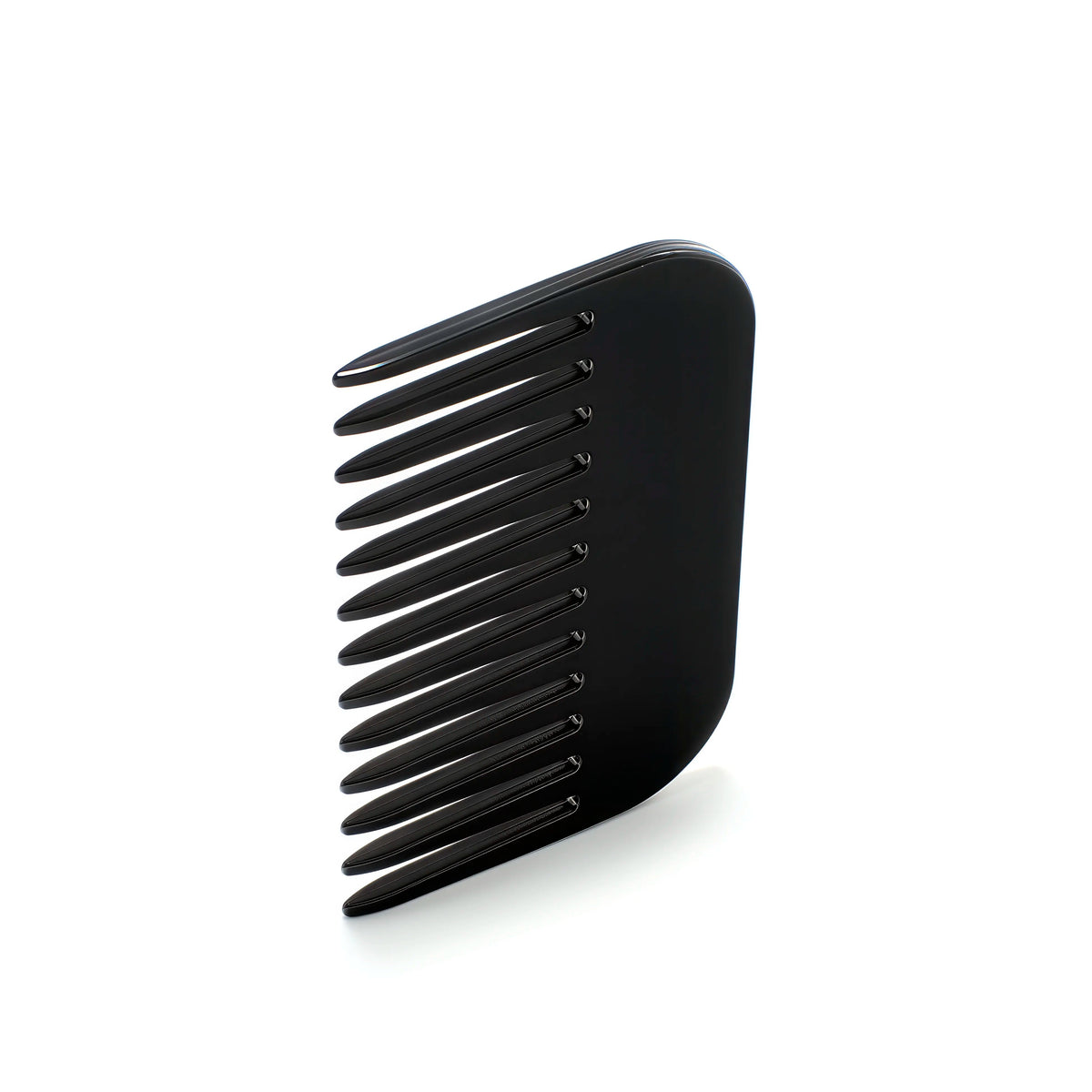 Détail du peigne Pocket 10 coloris Noir piano — peigne de voyage en acétate français, Collection Studio de Meera Capsule